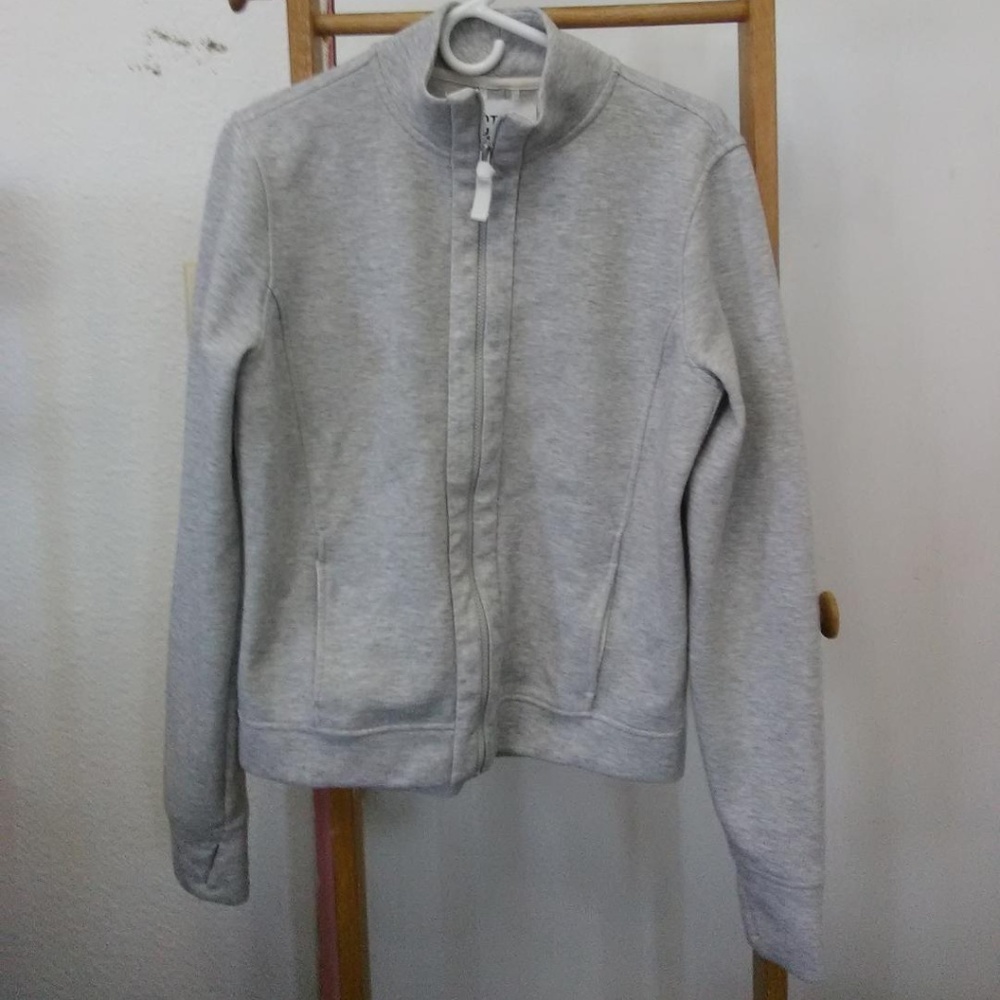 Victoria Sport Fleece Jacket Size L (USED)